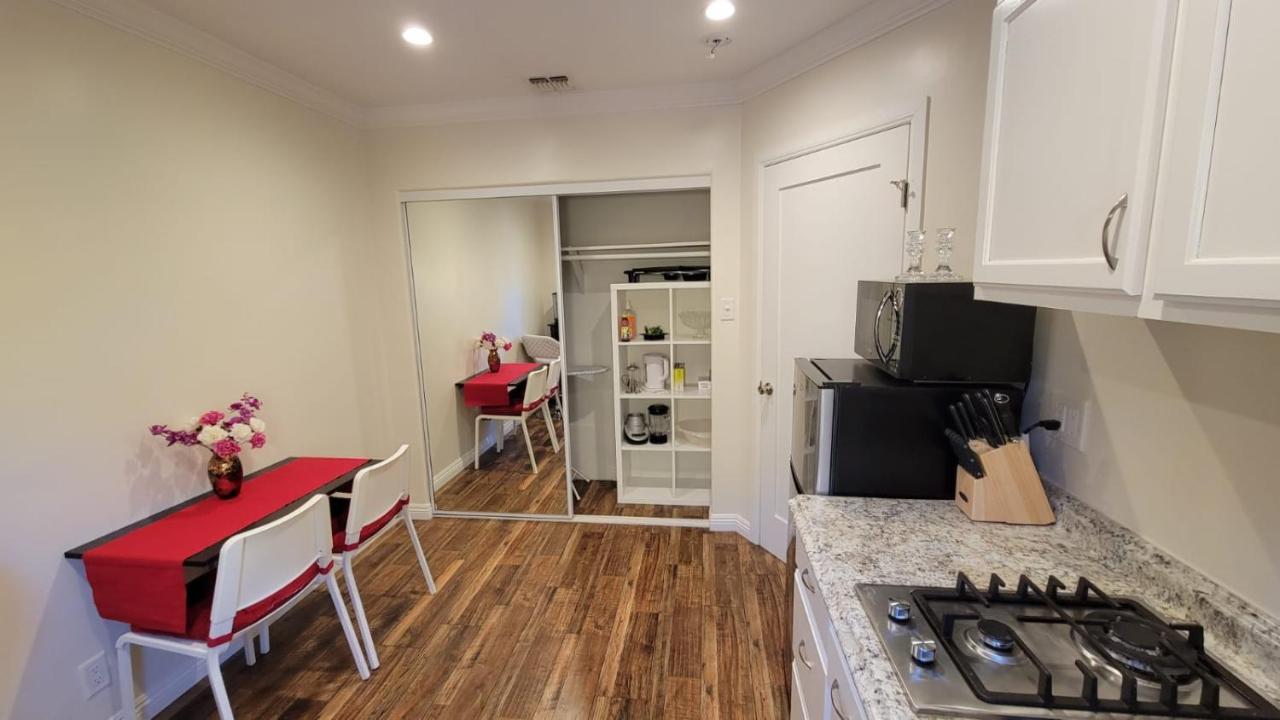 Adorable Modern Guesthouse With Full Kitchen 로스앤젤레스 외부 사진